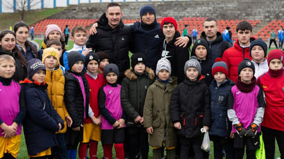 Dumitru Celeadnic, întâlnire cu copiii de la școala sportivă din Fălești