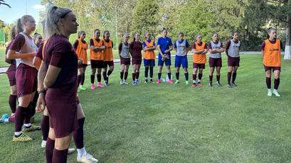 Fotbal feminin. Vezi imagini de la primul antrenament al naționalei Moldovei