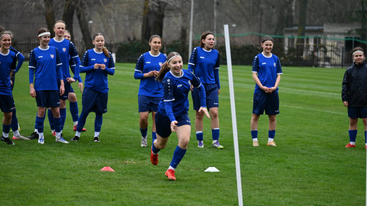 Fotbal feminin WU17. Tricolorele pleacă în Muntenegru pentru mini-turneul de calificare