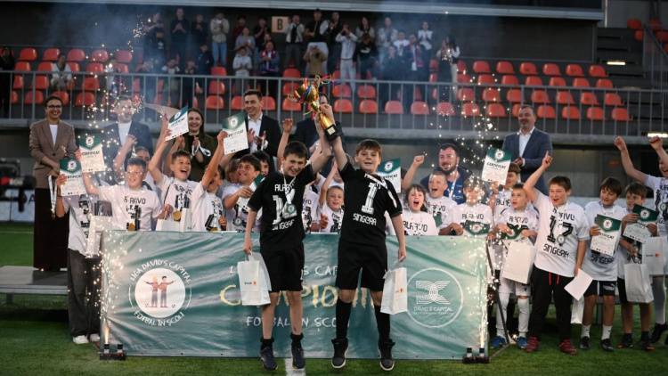 Liceul Alexandru cel Bun din Sîngera și școala medie nr.9 din Rîbnița, câștigătoarele turneului Liga David’s Capital Fotbal în Școli
