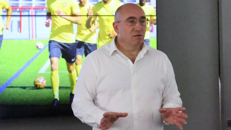 Academia FMF. Competențele managerilor de club pentru provocările juridice ale fotbalului modern