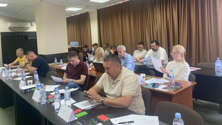 Academia FMF. Schimbarea începe de la manageri! Curs de leadership 