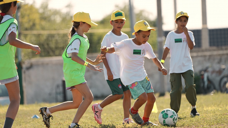Aplică la proiectul internațional Open Fun Football Schools 2026!