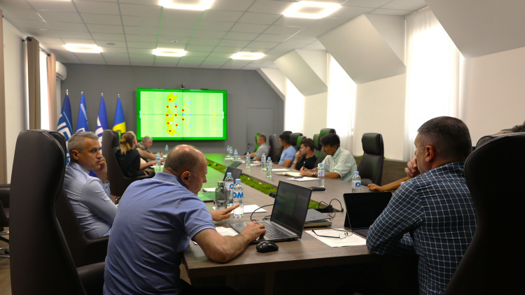 Comitetul de antrenori. Rapoarte și planuri
