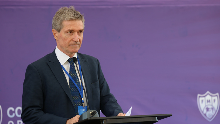 Consilierul Departamentului Asociațiilor Naționale UEFA, Jozef Kliment, la Congresul FMF
