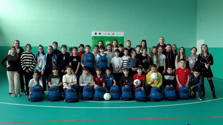 Echipament sportiv pentru elevi