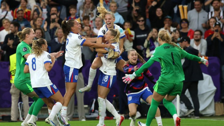 Fotbal feminin. Anglia, din nou campioană europeană