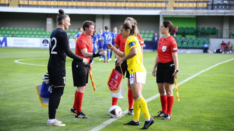 Fotbal feminin. România - Moldova. Meciuri directe