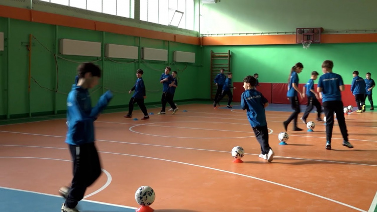 „Fotbal în școli – Liga Futsal” își desemnează campioana