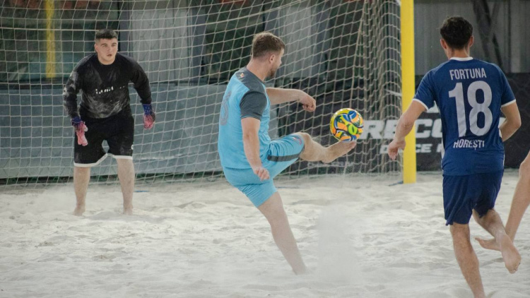 Fotbal pe plajă. S-au stabilit semifinalistele Campionatului Republicii Moldova 2025
