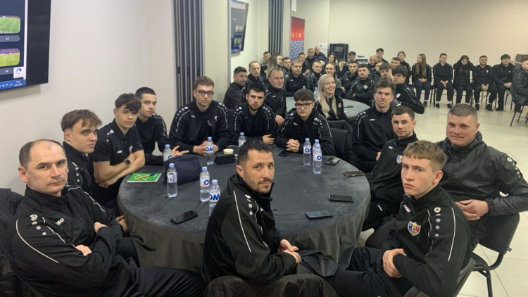 Integritate. Seminar de instruire anti-mită și anti-trucare de meciuri pentru arbitrii din Liga 2