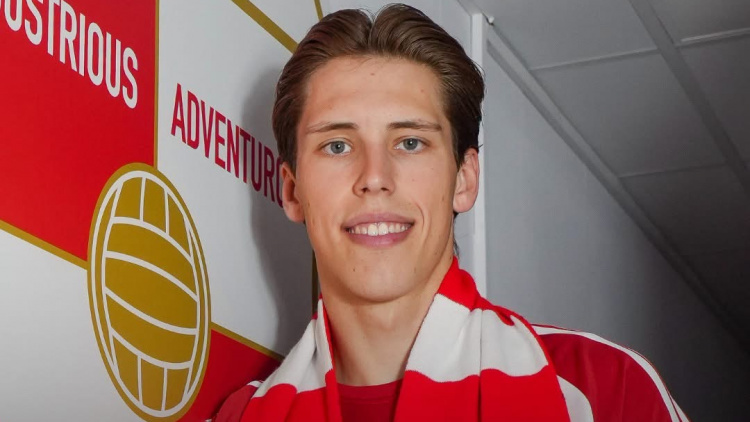Internaționalul moldovean Stephan Negru va evolua la Swindon Town