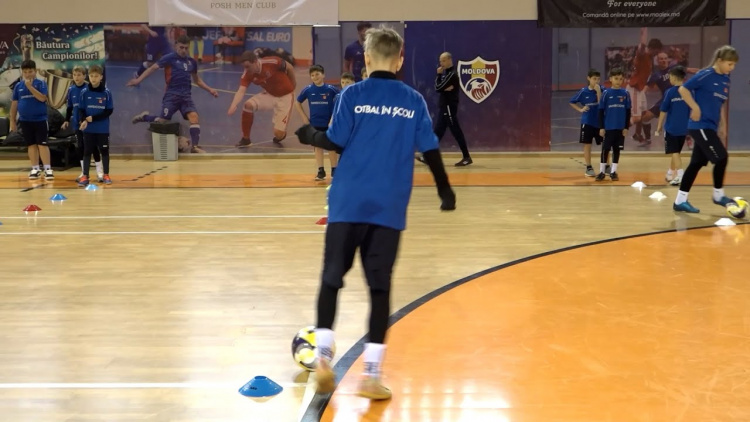 Lecții de futsal de la Raoni Medina