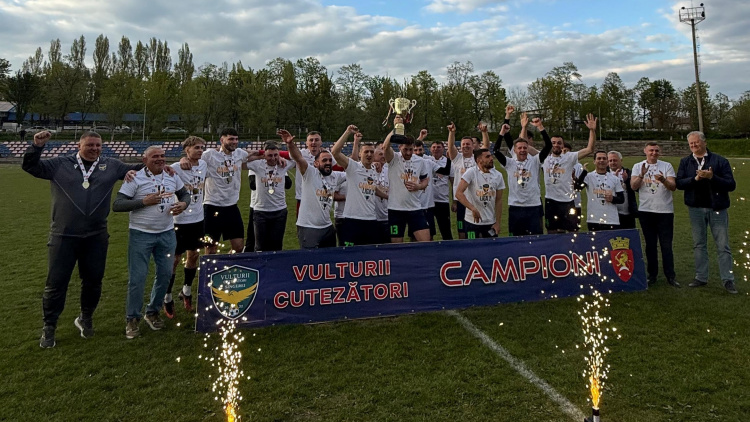 Liga 2. Echipa Vulturii Cutezători, premiată pentru titlul cucerit în Seria Nord