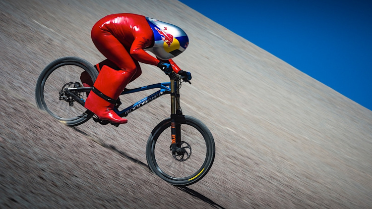 Limitele sportului, depășite pe două roți