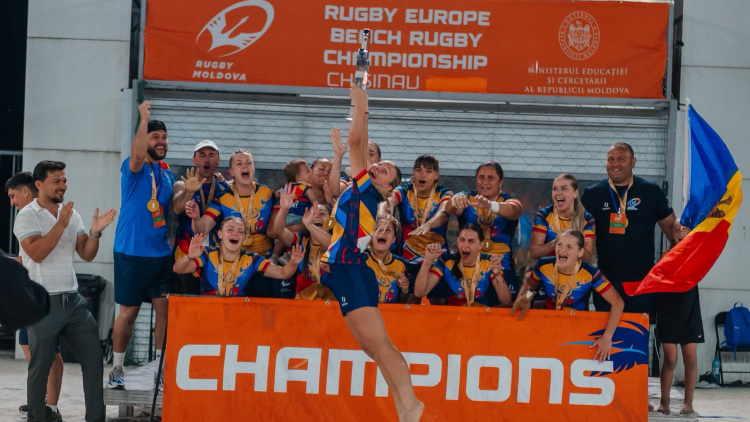 Rugby pe plajă. Naționala feminină a Moldovei - campioană europeană, iar reprezentativa masculină – vicecampioană! 