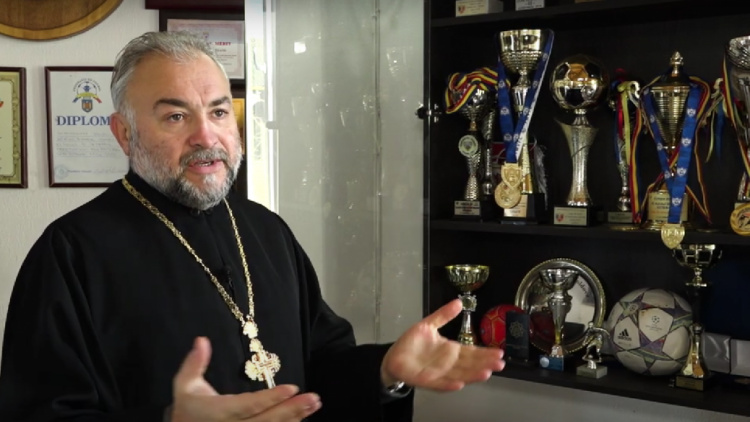 SPORT CLUB. Fotbalul și religia, aventura Părintelui Serafim
