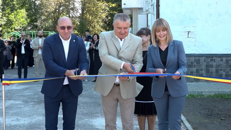 Stadion multifuncțional, inaugurat la Strășeni