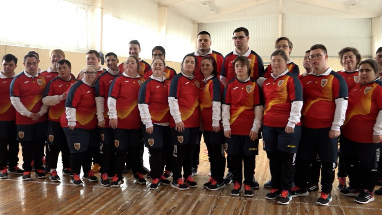 Tabără de iarnă pentru 34 de copii cu sindromul Down