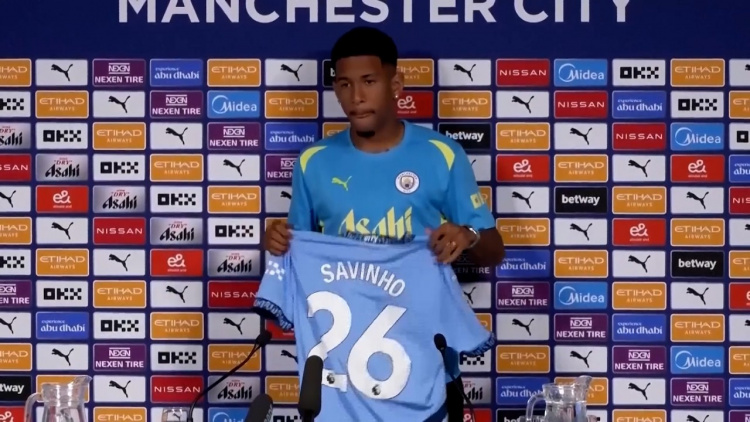 Tottenham l-a prezentat pe brazilianul Savinho