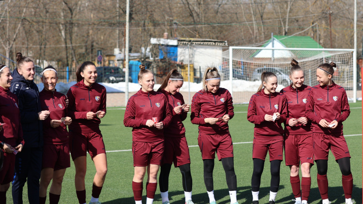 Tricolorele, felicitate cu ocazia venirii primăverii înaintea plecării spre România