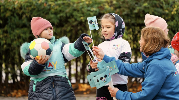 UEFA Playmakers, în vizită la Brătușeni