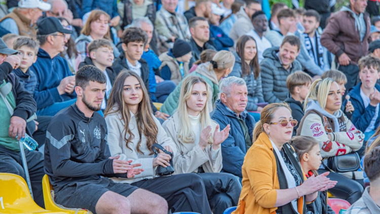 Unde mergem în weekend să privim fotbal