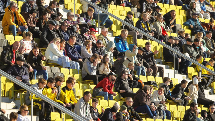 Unde mergem în weekend să privim fotbal