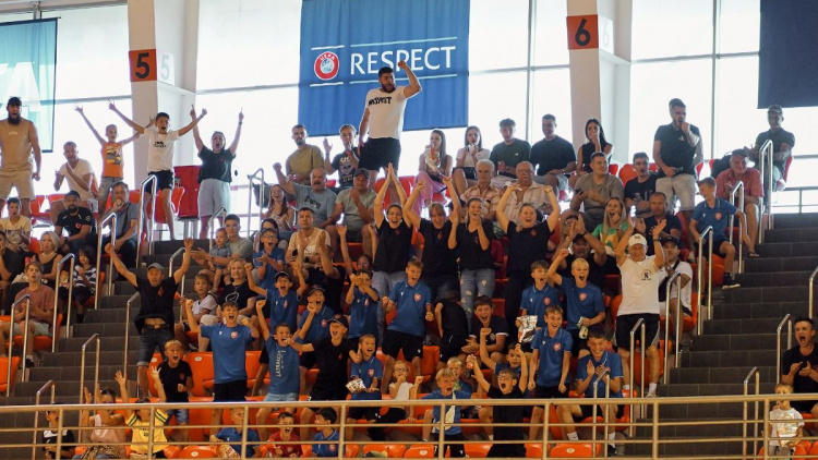 Unde mergem în weekend să privim fotbal