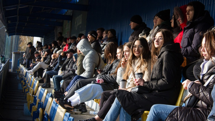 Unde mergem în weekend să privim fotbal