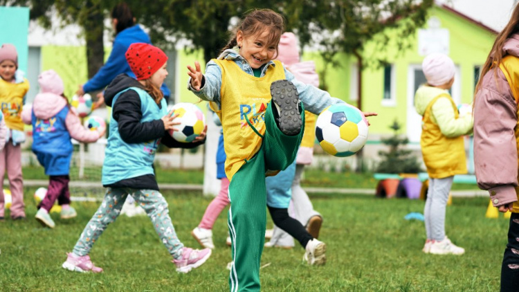 Echipa Playmakers, la Mălăieștii Noi și Cimișlia