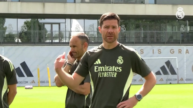 Xabi Alonso, demis de la Real Madrid